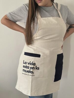 Alternative view of REF. Dichos de la Abuela | Delantal