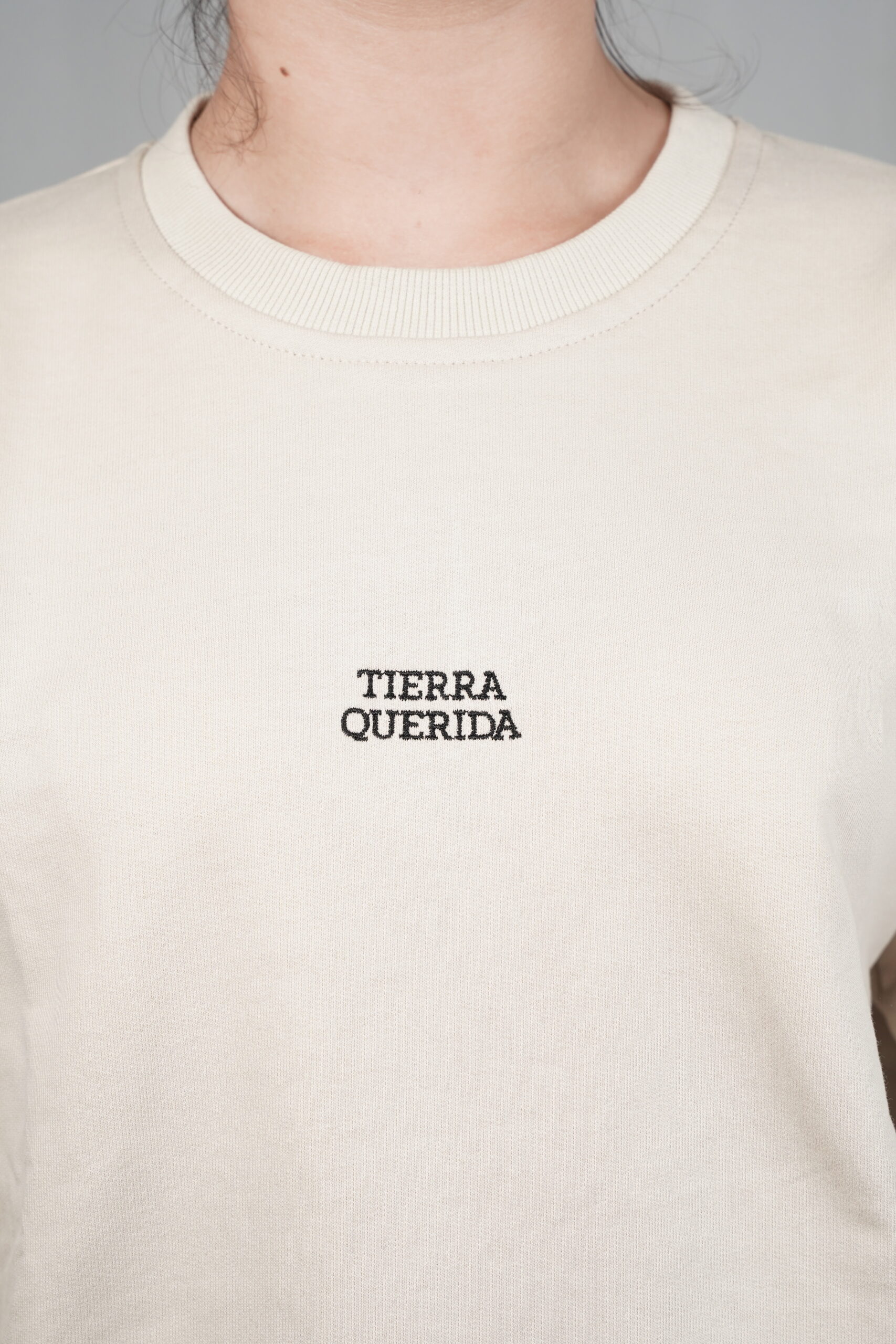 REF. Tierra Querida | Buzo básico - Image 6